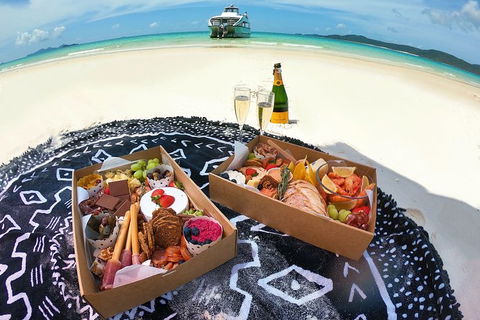Reef & Whitehaven Landing - Kawana Tourism 9