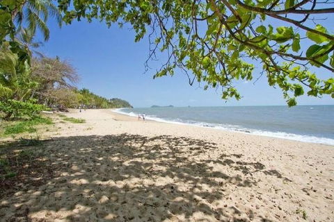 Airport Transfer - Palm Cove, Kewarra Beach & Trinity Beach To Cairns Airport - Kawana Tourism 3