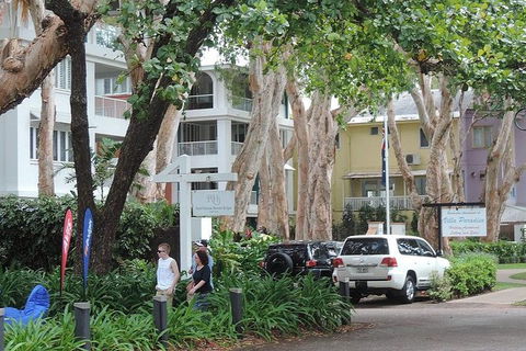 Airport Transfer - Palm Cove, Kewarra Beach & Trinity Beach To Cairns Airport - Kawana Tourism 6
