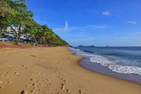Airport Transfer - Palm Cove, Kewarra Beach & Trinity Beach To Cairns Airport - Kawana Tourism 7