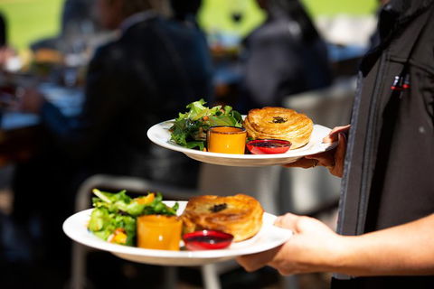 Walk, Taste, Graze - Experience At Pindarie - Kawana Tourism 5
