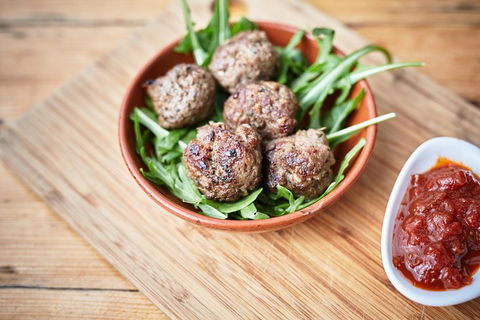 Family Lunch - Tapas And Wine For 4 People - Kawana Tourism 6