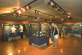 Battery Hill Mining Centre - Kawana Tourism 0
