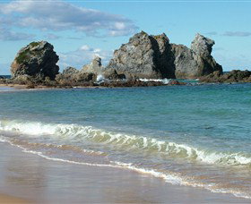 Camel Rock - Kawana Tourism 0