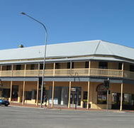 Colac Hotel - Kawana Tourism