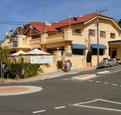 Harbord Beach Hotel - Kawana Tourism