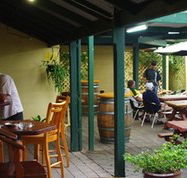 Bird In Hand Inn - Kawana Tourism