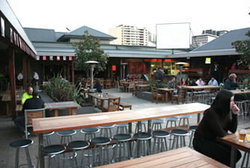 Albion Hotel - Kawana Tourism 1