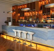 Pontoon Bar - Kawana Tourism