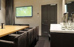 Stirling Hotel - Kawana Tourism 0