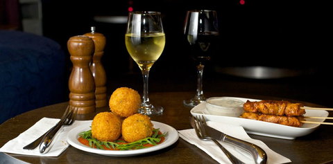 The Social Bar & Restaurant - Kawana Tourism 1