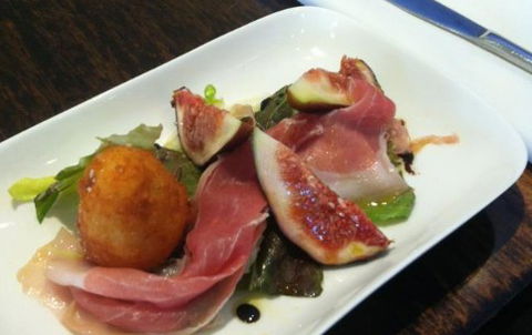 Galley Foods Restaurant - Kawana Tourism 3