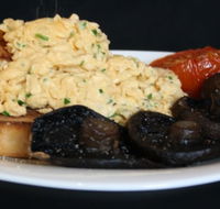 Raphael's On Brighton - Kawana Tourism