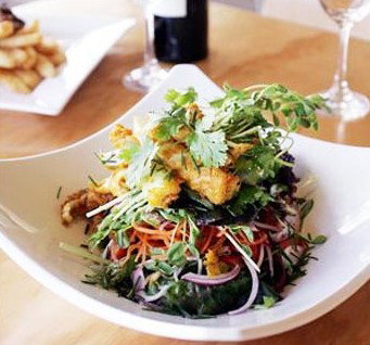 The Wharf Tavern - Kawana Tourism 1