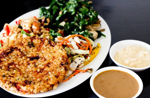 Magic Apple Whole Food Diner - Kawana Tourism 3