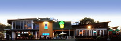 The Pineapple Hotel - Kawana Tourism 0