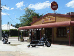 Albion Hotel Swifts Creek - Kawana Tourism 0