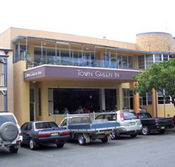 Town Green Inn - Kawana Tourism