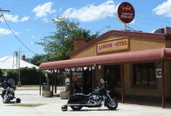 Albion Hotel Swifts Creek - Kawana Tourism 3