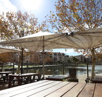 The Royal On The Waterfront - Kawana Tourism