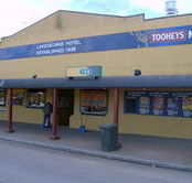 The Lake George Hotel - Kawana Tourism