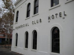 Commercial Club Hotel - Kawana Tourism 0