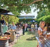 The Edinburgh Hotel and Cellars - Kawana Tourism