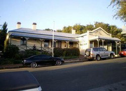 Earl Of Spencer Historic Inn - Kawana Tourism 0