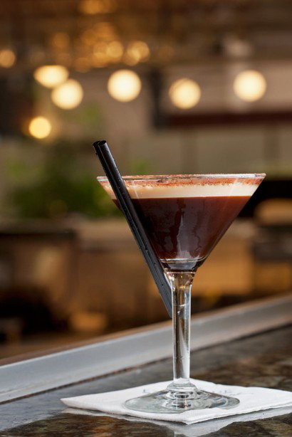 Promenade Lounge Bar - Kawana Tourism 0