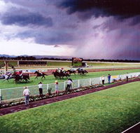 Hawkesbury Race Club - Kawana Tourism