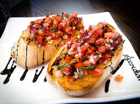 Accordion Cafe & Restaurant - Kawana Tourism 0