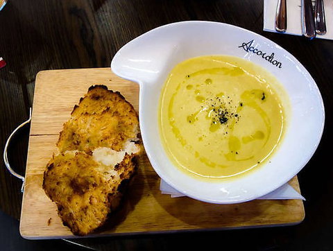 Accordion Cafe & Restaurant - Kawana Tourism 1