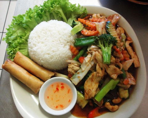 Burleigh Thai - Kawana Tourism 1
