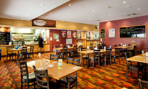 Miami Tavern - Kawana Tourism 4