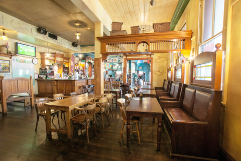 Molly Malones Irish Pub - Kawana Tourism 5
