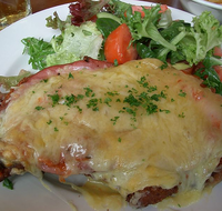 Raglan Tavern - Kawana Tourism