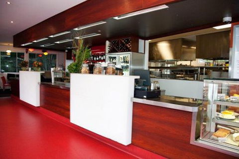 The Park Hotel Motel - Kawana Tourism 1