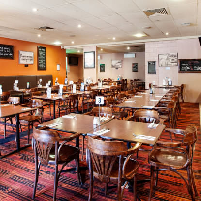 Upper Ross Hotel - Kawana Tourism 4