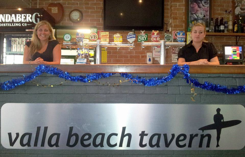 Valla Beach Tavern - Kawana Tourism 0