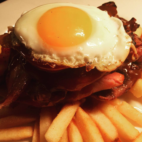 Warilla Hotel - Kawana Tourism 0