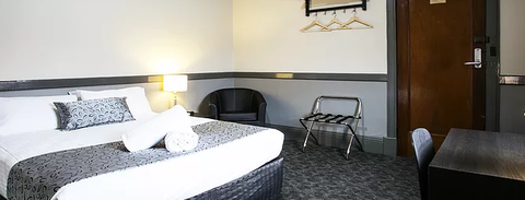 Shenanigans At The Imperial - Kawana Tourism 1