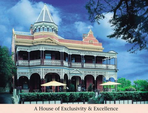 Queenscliff Hotel - Kawana Tourism 0