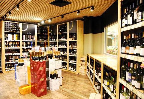Vintage Cellars - Kawana Tourism 4