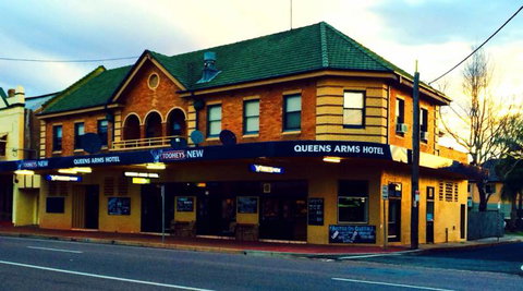 Queens Arms Hotel - Kawana Tourism 0