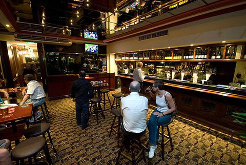 The Coach & Horses Hotel - Kawana Tourism 3