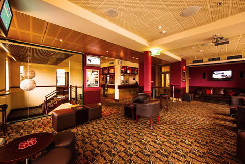 The Coach & Horses Hotel - Kawana Tourism 4