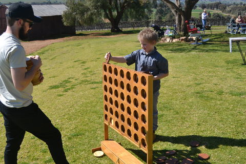 Daddy's Day Out At Borambola Wines By The Roundabout Restaurant - Kawana Tourism 2