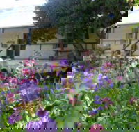 Raglan Art Award Exhibition - Kawana Tourism