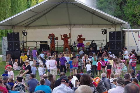 Regional Australia Bank Inverell Sapphire City Festival - Kawana Tourism 1