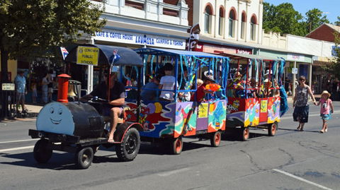 Corowa Rotary Federation Festival Parade - Kawana Tourism 1